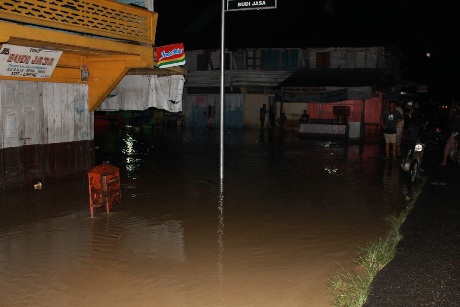 Banjir di Desa Pucoek Alue Rheng (Foto Tarmizi Age)