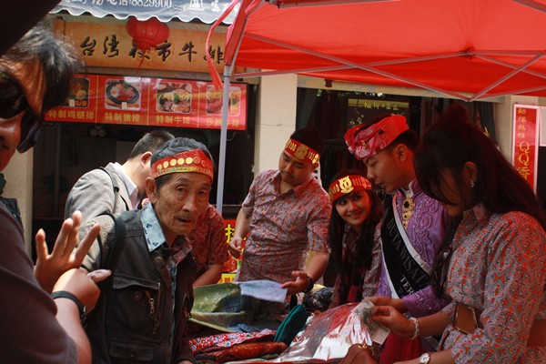 Pengunjung di Pameran di Xiamen (Dok. Panitia)