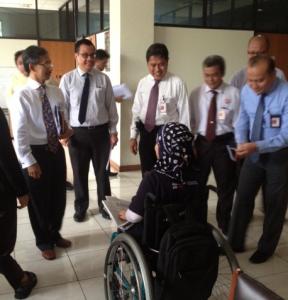 Cucu Saidah Pada Pertemuan dengan Direksi Garuda di LBH Jakarta (Dok Change.org)