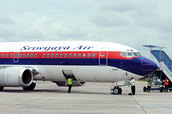 Sriwijaya Air di bandara (runway-aviation.com)