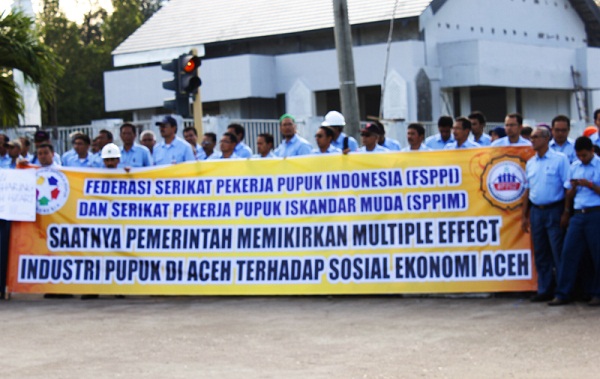 Demo Karyawan PT PIM Aceh Utara