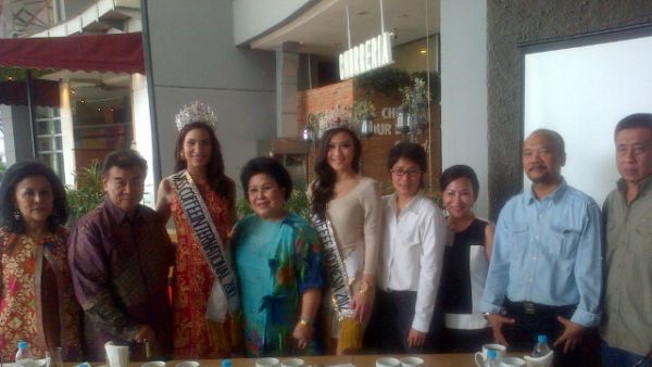Jumpa pers Miss Coffee Indonesia 2013 bersama Miss Coffee Indonesia 2012 & Miss Coffee International 2012 (Mutya/Okezone.com)