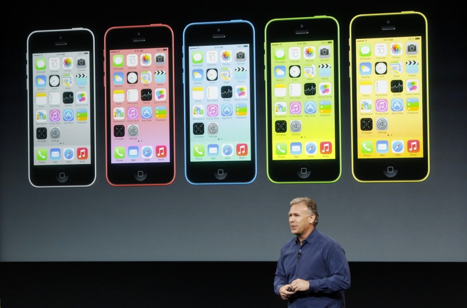 Peluncuran perdaran iPhone 5C warna-warni (Reuters)