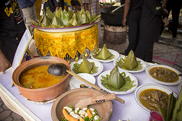 Hidangan kuah belangong yang khas dengan bu kulah (Foto M Iqbal/SeputarAceh.com)