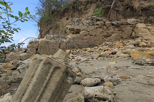 Sisa bangunan pada zaman dahulu, pondasi dari material batu karang dan tanah liat (Foto M Iqbal/SeputarAceh.com)