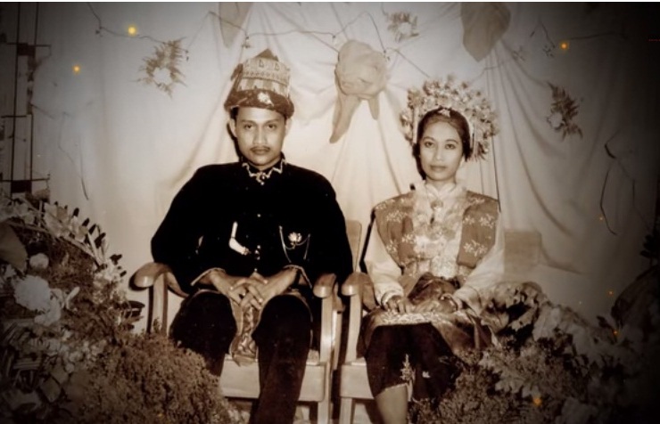Azimar dan bersama suaminya dr. Muchtar Y Hasbi (Foto Repro)