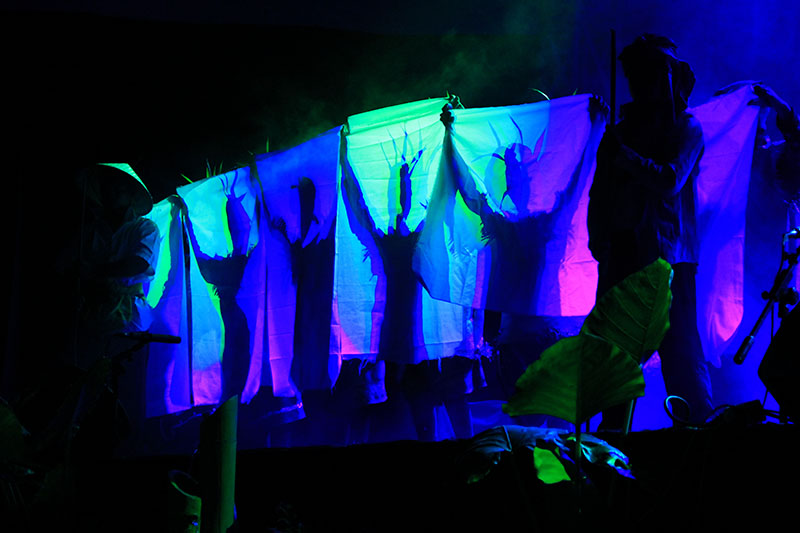 Sejumlah penari membawakan Tari Kolosal Pintu Tue sebagai penutup di Gayo Art Summit 2014 (Foto M Iqbal/SeputarAceh.com)