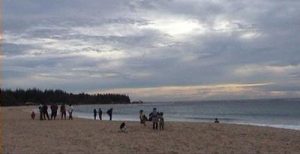 Menikmati Tarian Langit di Pantai Eumpee Nulu Aceh Besar