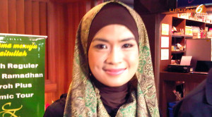 Yulia Rahman Mantap Berjilbab