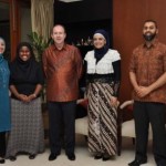 Duta Besar Australia untuk Indonesia, Greg Moriarty beserta peserta Muslim Exchange Program (Foto: DFAT Australia)