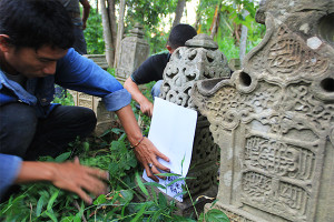 Rubbing nisan Plak-Plieng di gampong Lambhuk, Banda Aceh (Foto M Iqbal/SeputarAceh.com)