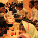 Buka puasa bersama di Masjid Agung Al-Makmur Lampriet. (Foto M Iqbal/SeputarAceh.com)