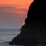 Menikmati sunset di Pulau Batee (Foto M Iqbal/SeputarAceh.com)