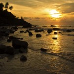 Menikmati sunset di Pulau Sudheun, Aceh Jaya (Foto M Iqbal/SeputarAceh.com)