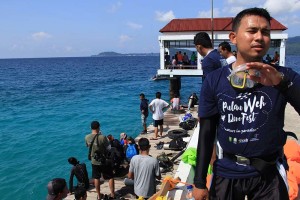 Salah satu peserta mengikuti acara Pulau Weh Dive Festival di pantai Gapang Sabang (Foto M Iqbal/SeputarAceh.com)