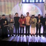 Foto bersama para penerima Anugerah Seni Aceh ke-8 dalam rangka Hari Kesenian Daerah di gedung Taman Budaya, Banda Aceh (Foto M Iqbal/SeputarAceh.com)