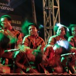 Penampilan Tari Saman 'Gondrong' acara Gayo Art Summit 2015 di gedung AAC Dayan Dawood, Banda Aceh