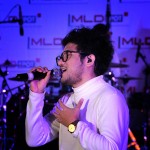 Penyanyi Jazz Kunto Aji membawakan lagu hitsnya 'Terlalu Lama Sendiri' acara MLD-Spot Jazz In Town di Ballroom Hermes Hotel, Banda Aceh (Foto M Iqbal/SeputarAceh.com)