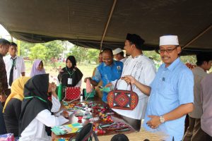 Dayah Entrepreneur Darussalam Gelar Bazar Kreatif Santri