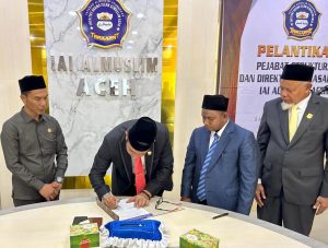 Rektor Lantik Direktur Pascasarjana IAI Almuslim Aceh